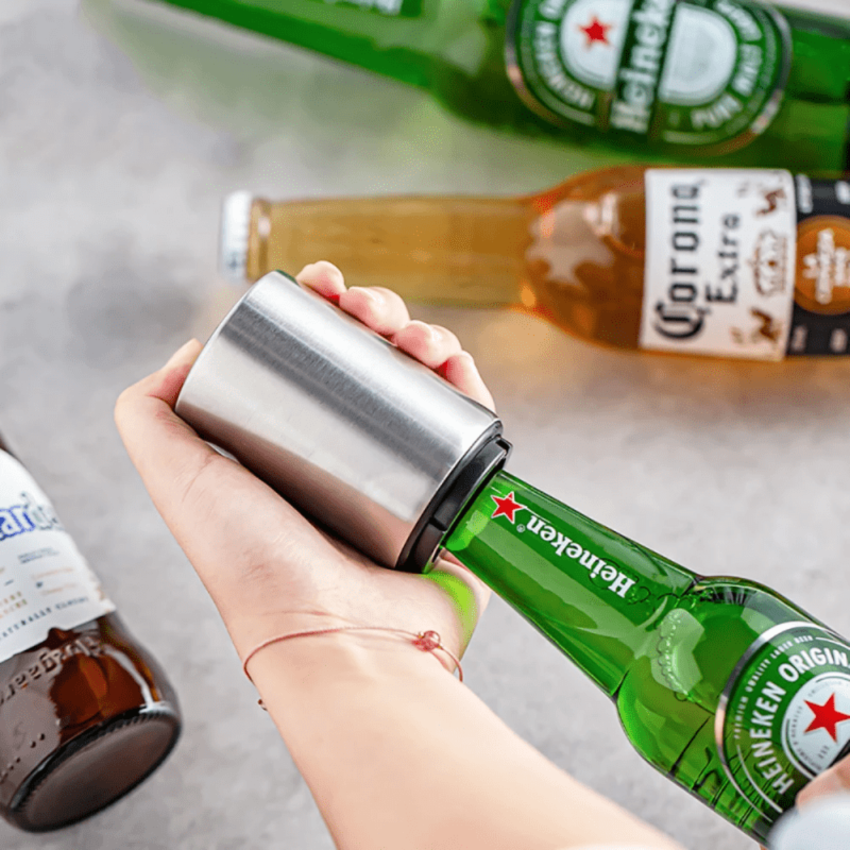 Abridor de Botellas Automático Magnético de Plástico