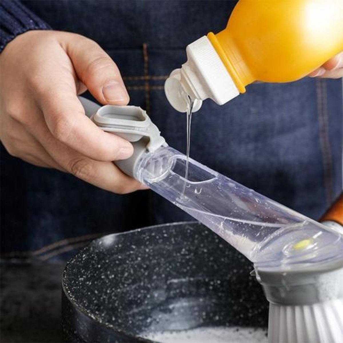 Cepillo de Limpieza 2 en 1 con Dispensador de Detergente y Esponja de Cocina Max Cleaner